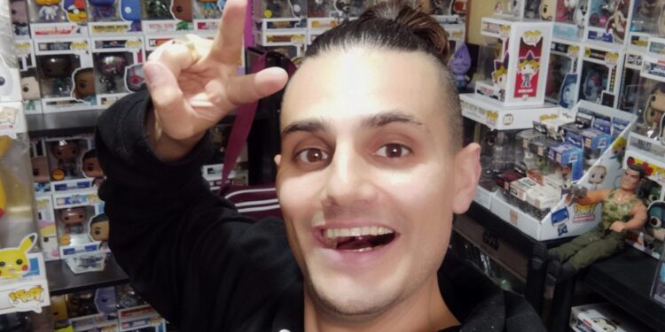 Carlos «El Caza Funkos»: «Vi uno de ellos en una tienda sobre Harry Potter y fue amor a primera vista, desde entonces no he podido parar de comprar y coleccionarlos»