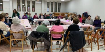 Las mujeres de Babilafuente celebran el 8M en el multiusos con la actividad «Buscamos palabras en clave de igualdad»