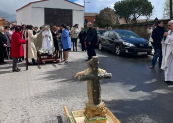 Cantaracillo cierra su Semana Santa con el encuentro de la Virgen y el Niño Jesús con la cruz en este Domingo de Resurrección