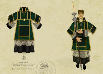 La cofradía de la Esperanza, la primera de Peñaranda en estrenar dalmáticas que vestirán los miembros del cuerpo de acólitos