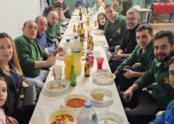 La cofradía de Nuestra Señora de la Esperanza cierra su ciclo de ensayos en Peñaranda con una comida en la Casa de Hermandad