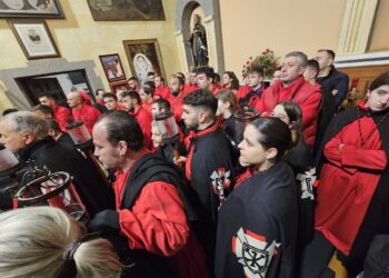 La lluvia frustra el esperado estreno del paso del Humilladero en Peñaranda y obliga a suspender el traslado hasta San Luis