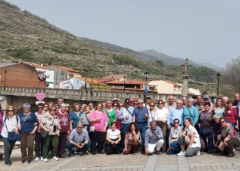 La asociación de mayores San Miguel de Peñaranda disfruta de una excursión al valle del Jerte en la vecina provincia de Cáceres