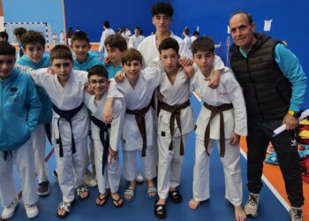 Gran ambiente en Peñaranda con el II Open de Karate que reúne a cerca de 150 participantes en el pabellón polideportivo cubierto