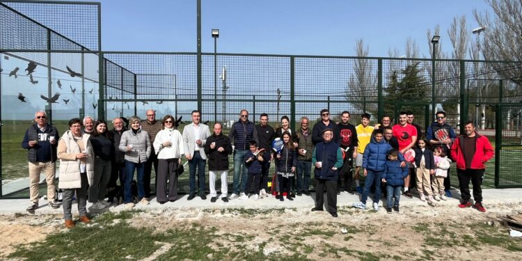 Palaciosrubios estrena su pista de pádel tras una inversión de 30.000 euros asumida con fondos propios del Ayuntamiento