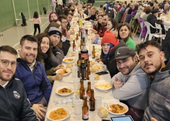 Paradinas de San Juan vive una multitudinaria fiesta matancera y medio millar de comensales disfrutan de la comida en el pabellón