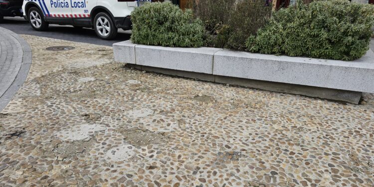 El empedrado del Conjunto Histórico de Peñaranda, un auténtico quebradero de cabeza por los continuos desperfectos