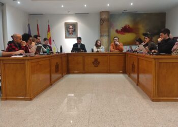 Peñaranda resuelve el dilema en pleno y Clara Campoamor y Juan Sánchez Verdes darán nombre al nuevo parque y pistas de juegos