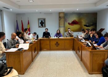 Los votos a favor de PSOE y PEC sacan adelante el presupuesto municipal en Peñaranda, VOX se abstiene y el PP vota en contra
