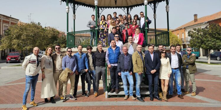 Los quintos y quintas nacidos en 1974 se reúnen en Peñaranda en una jornada repleta de recuerdos, vivencias y anécdotas