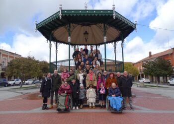La familia Salinero Rodríguez se reúne en Peñaranda para celebrar el 88 cumpleaños de la bisabuela Isabel y disfrutar de este día