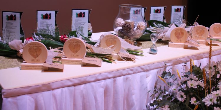 Noche de ilusión y emoción en Peñaranda en la II gala «Mujeres que dejan huella» con el teatro Calderón abarrotado y entregado