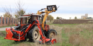 La Mancomunidad de municipios Peñaranda busca tractor con conductor para la campaña de desbroce de cunetas y vallados