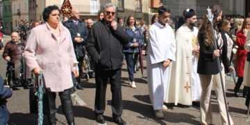 Peñaranda celebra la festividad de la Misericordia con misa en la parroquia y procesión con la Virgen en el paso del Medinaceli