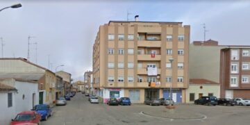 Nuevo robo de dinero y joyas a una anciana en Peñaranda por dos hombres fingiendo ser de la Junta y tramitar ayudas sociales