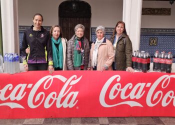 Coca Cola obsequia con un lote de productos para todo un mes a las seis premiadas en la II edición de «Mujeres que dejan huella»