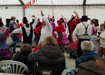 Cantaracillo disfruta de su Feria de Abril con ruta de caballos, bailes por sevillanas, flamenco y una gran parrillada en la carpa
