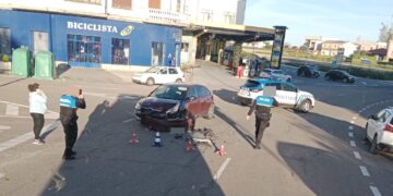 Peñaranda inicia el jueves con la colisión de dos vehículos en el cruce de la calle del Carmen con el Paseo de la Estación