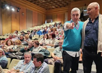 «Hablando en plata» estrena en Peñaranda las actividades del Día del Libro con una interesante y divertida charla de Miguel Sosa