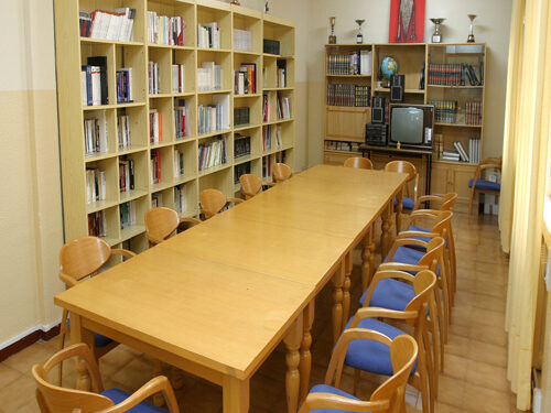 El albergue Torres Villarroel de Peñaranda acogerá en agosto dos talleres de iniciación a la investigación dirigidos a jóvenes