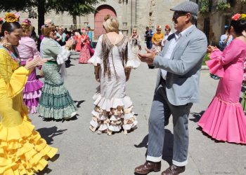 Peñaranda celebra la XIII edición de su Feria Rociera con misa, bailes por sevillanas y una comida en el restaurante Las Cabañas