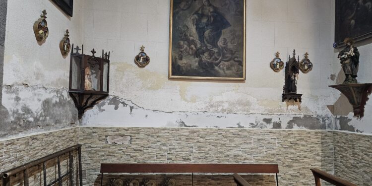 El cabildo y cofradía del Cristo del Humilladero en Peñaranda plantea reformar la ermita para eliminar las graves humedades