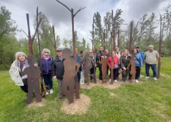 Alumnos del Bosque-Escuela del CEPA El Inestal de Peñaranda visitan el Centro de Iniciativas Ambientales de Almenara