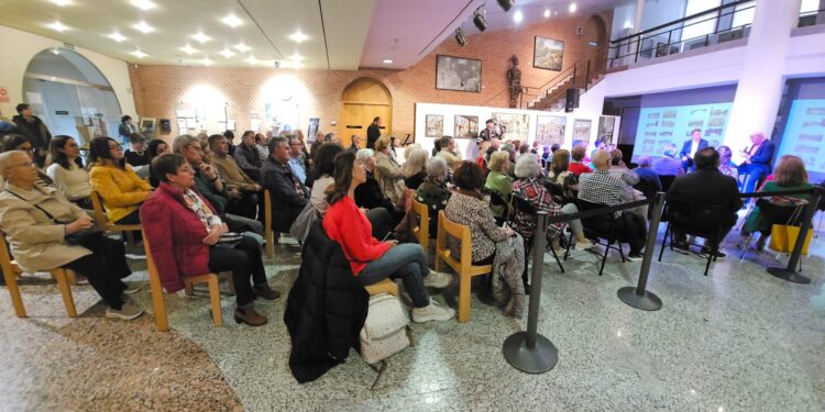 Higinio Orgaz y sus hijas, María y Beatriz, rescatan en su tercer libro un nuevo periodo de la historia de Peñaranda (1921-1931)