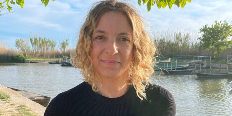 La santiaguesa María Suré y su nueva novela: «La presión es mayor cuando eres consciente de que tienes que mantenerte, como mínimo, en el mismo nivel que la anterior»