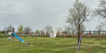 Todo a punto en el parque del Inestal de Peñaranda para vivir un Lunes de Aguas donde no faltarán el hornazo ni la dulzaina