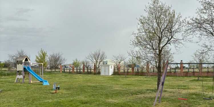 Todo a punto en el parque del Inestal de Peñaranda para vivir un Lunes de Aguas donde no faltarán el hornazo ni la dulzaina