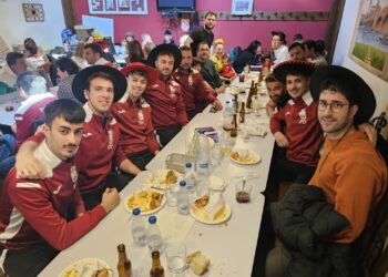 La Marea Chamorra llena de fiesta Paradinas de San Juan en el Día del Club con fútbol sala, paella, música y paseos en calesa