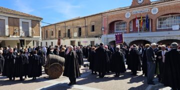 Capistas, aguardiente y cuquillos llenan la plaza Mayor de Santiago de la Puebla en la XIX edición del Encuentro Regional