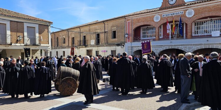 Capistas, aguardiente y cuquillos llenan la plaza Mayor de Santiago de la Puebla en la XIX edición del Encuentro Regional