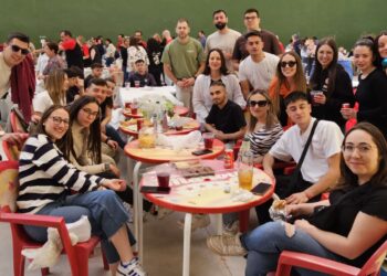 Santiago de la Puebla inicia sus fiestas de San Jorge con una gran degustación de patatas machaconas para 450 comensales