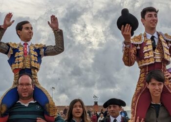 Tarde triunfal para Ismael Martín y Pedro Andrés en la novillada de las fiestas de Villoria con astados del hierro de Núñez del Cuvillo