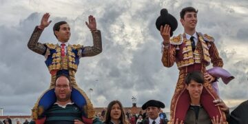 Tarde triunfal para Ismael Martín y Pedro Andrés en la novillada de las fiestas de Villoria con astados del hierro de Núñez del Cuvillo
