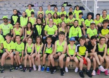 La Escuela Municipal de Atletismo de Peñaranda cierra el curso con una fiesta atlética y un entrenamiento con pruebas y juegos