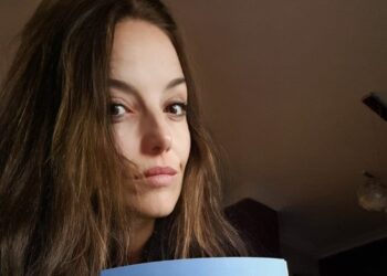 La macoterana Oly Martínez Arroyo gana el II concurso de relato corto «Orgullo Loco» de sensibilización sobre la salud mental