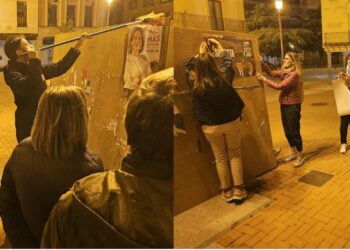 Pegada de carteles para las Europeas en Peñaranda: el PSOE con escoba y cubo de pegamento en mano y el PP con grapadora
