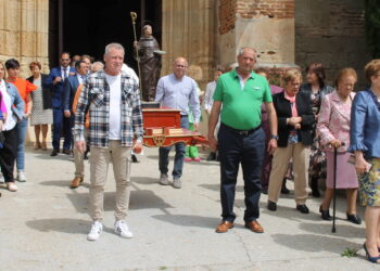 Tarazona de Guareña disfruta de su primera fiesta local del año y acompaña a San Pedro Regalado en la misa y procesión