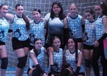 Gran papel del equipo infantil femenino de voleibol de Peñaranda tras llegar a la fase autonómica de los Juegos Escolares