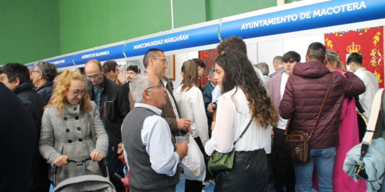 El gran escaparate de las ferias macoteranas: alimentación, artesanía, energías renovables, vehículos y hasta cocina en vivo