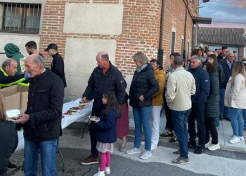 Pelota a mano y una gran parrillada popular ponen el broche a las fiestas de San Isidro Labrador en Aldeaseca de la Frontera