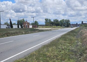 Aldeaseca de la Frontera busca una solución para garantizar la seguridad vial de los vecinos que van andando al cementerio
