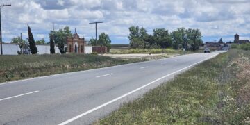 Aldeaseca de la Frontera busca una solución para garantizar la seguridad vial de los vecinos que van andando al cementerio
