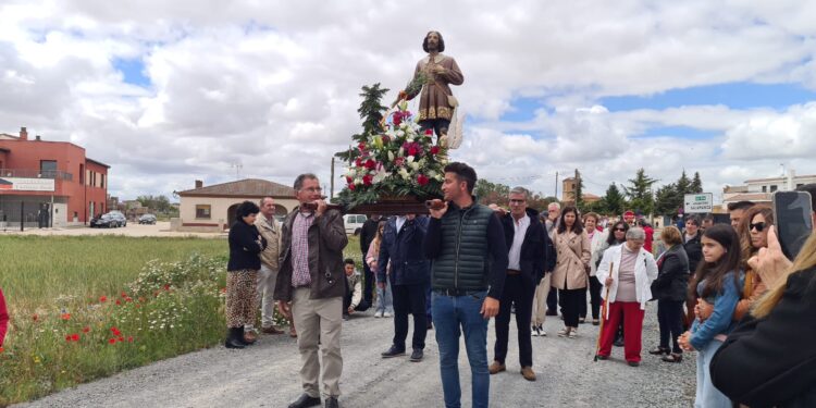 Día grande en Cantalpino con la fiesta de los agricultores en honor de San Isidro con misa, procesión y bendición de campos
