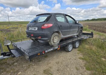 El turismo robado en Peñarandilla el pasado 3 de febrero aparece en un regato de Larrodrigo con matrículas pintadas «a mano»
