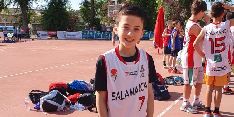 Marcos Sánchez Gómez, de la Escuela de Baloncesto de Peñaranda, debuta con la selección de Salamanca del año 2013