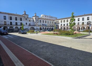 Tres años de espera para las placas informativas de la plaza Nueva en Peñaranda: ahora se buscan fotografías antiguas